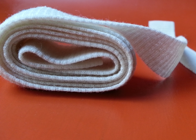 O! Jolly! Crafting Fashion: The Little Things - Folded Knit Hem Tape